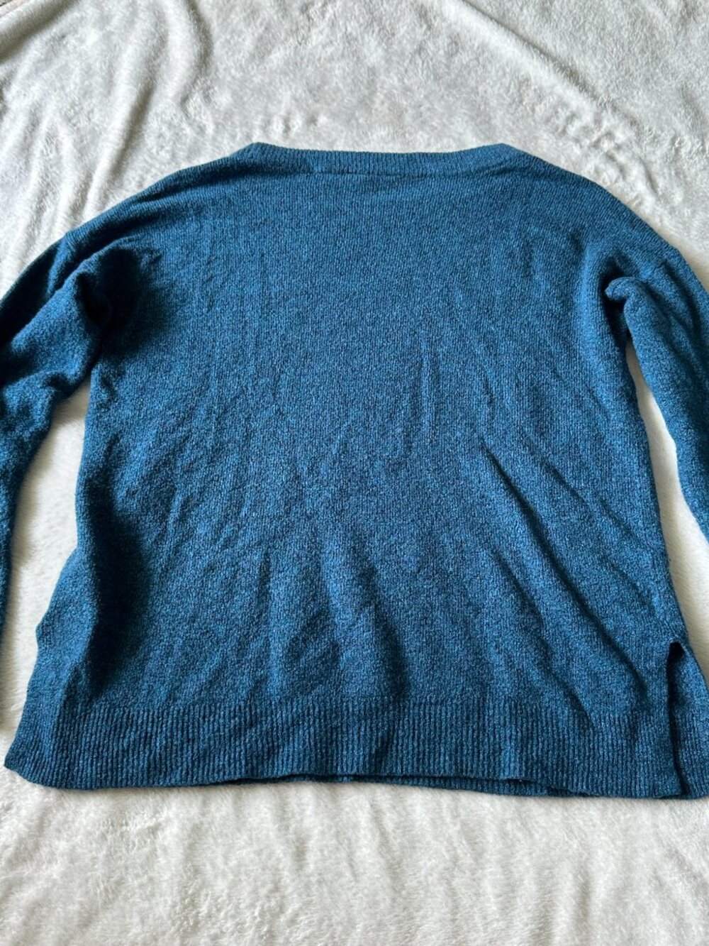 4 Women's Sweater Bundle - Picture 13 of 13